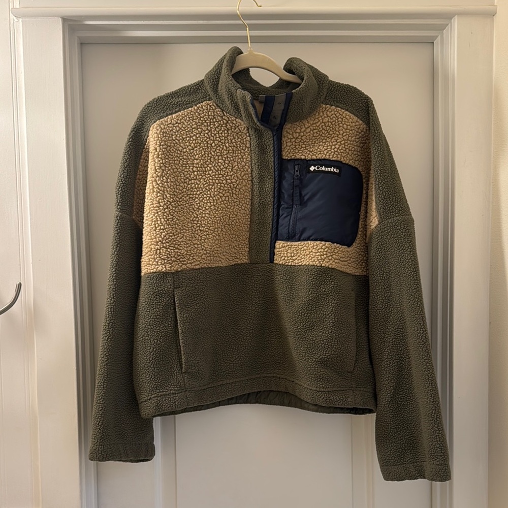 Columbia Two-Tone Fleece Sherpa Jacket in Green and Beige